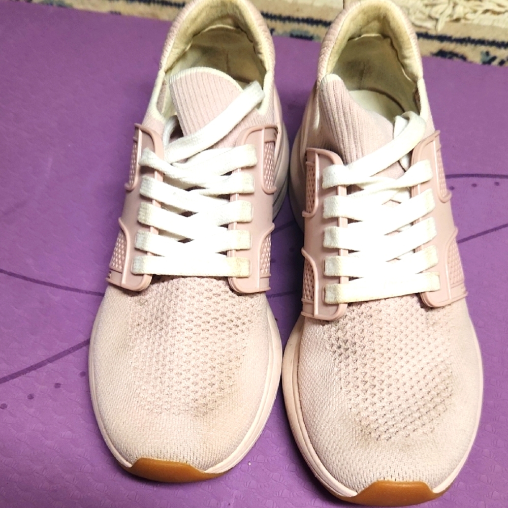 Tory Burch Pink Sneakers Breathable Cushioned Design With Extra Laces